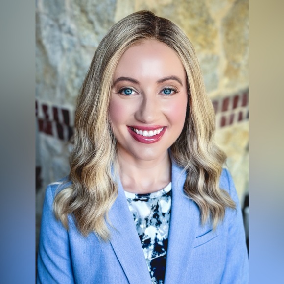 Meet your Posher, Kimberly - Picture 1 of 1